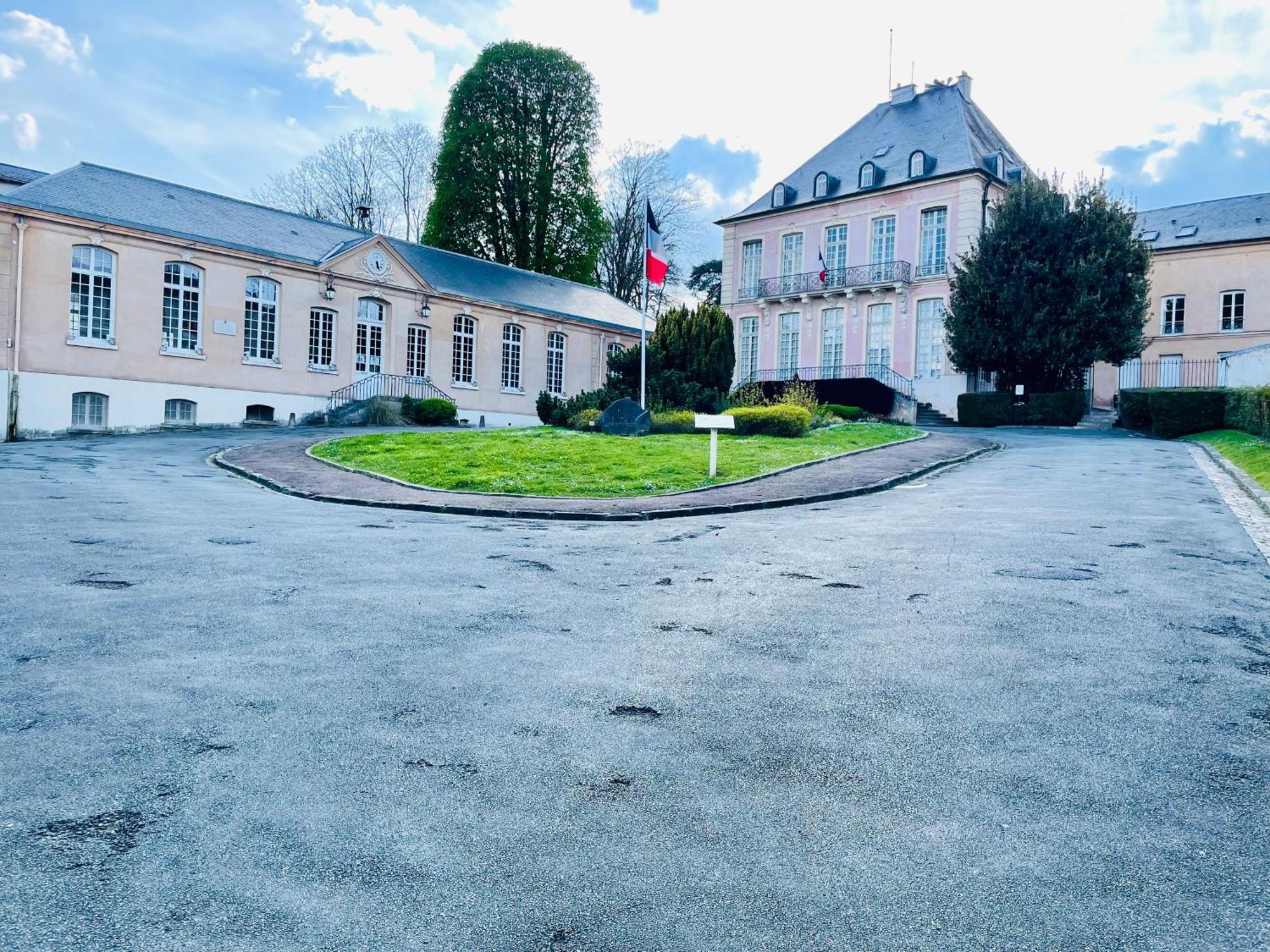 Studio Renove Et Tres Fonctionnel, Marly le Roi Bagian luar foto